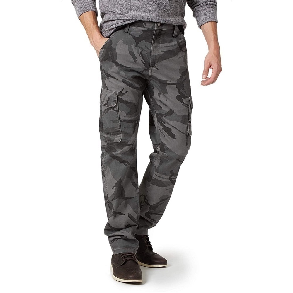 🆕 Wrangler Men's Grey Camo Cargo Pants 30x30